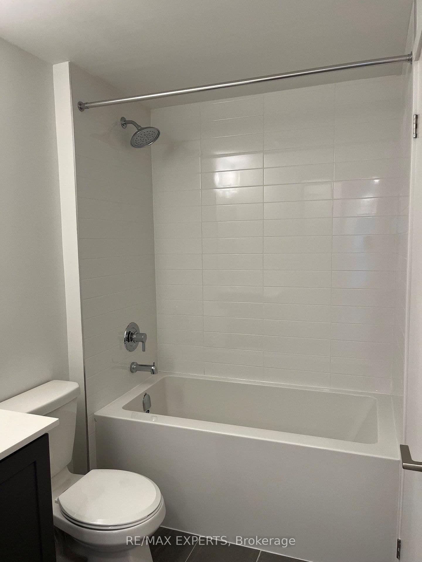 14 Lytham Green Circle, Unit 27 thumbnail 10