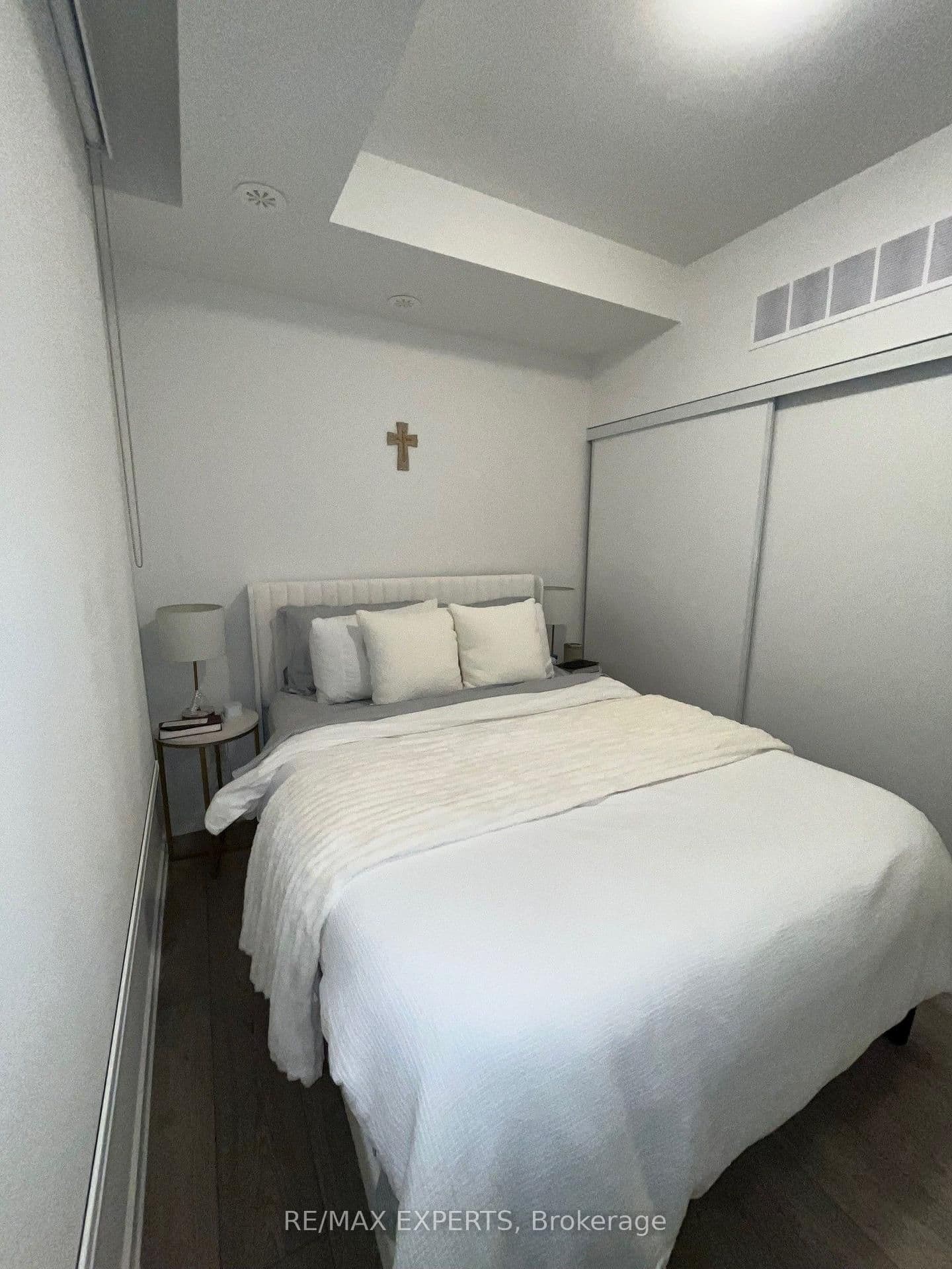 14 Lytham Green Circle, Unit 27 thumbnail 16