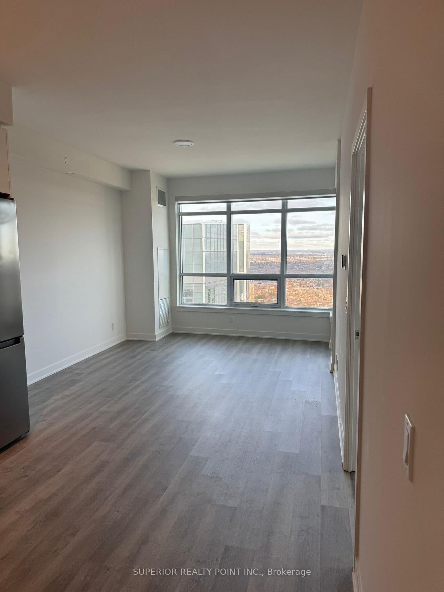 30 Upper Mall Way, Unit 3310 thumbnail 10