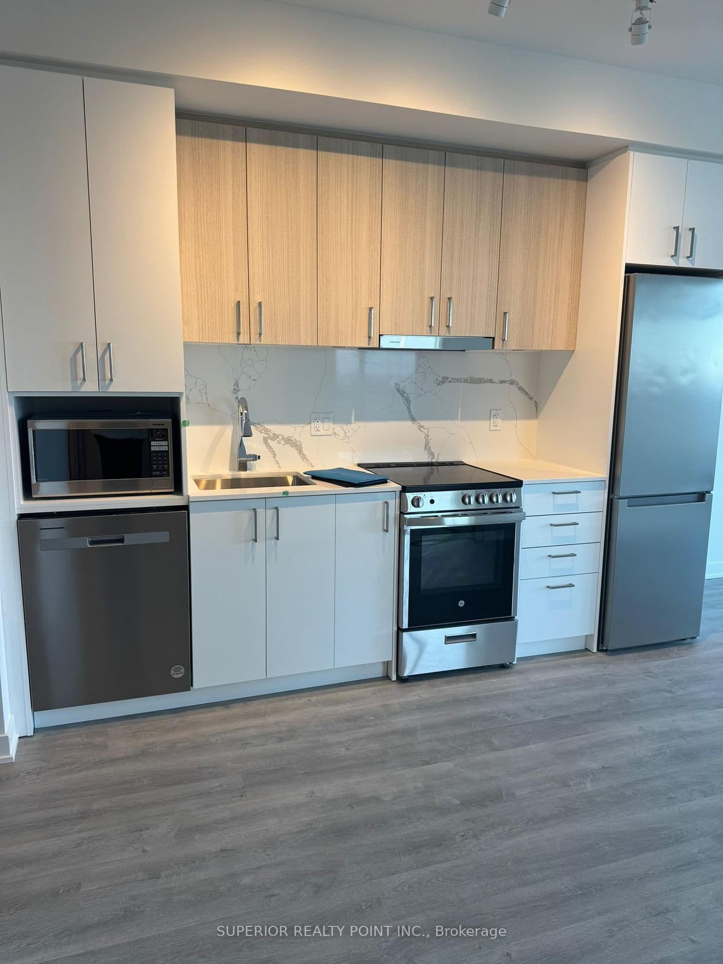 30 Upper Mall Way, Unit 3310 thumbnail 4