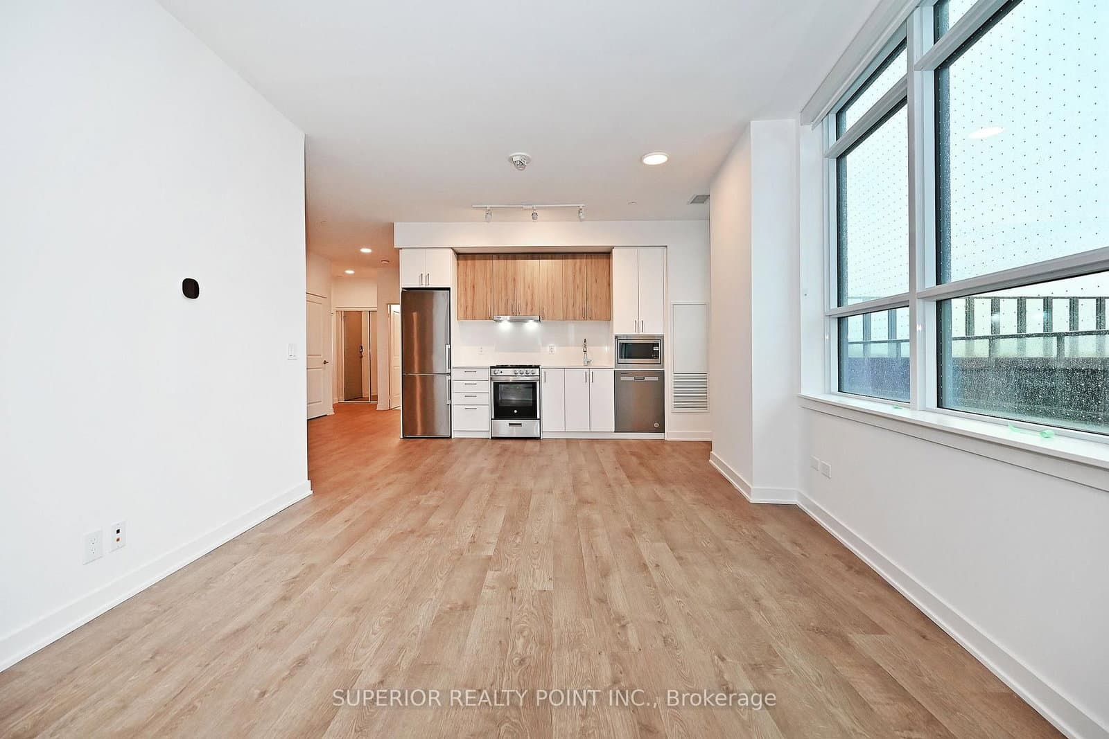 30 Upper Mall Way, Unit A214 thumbnail 11