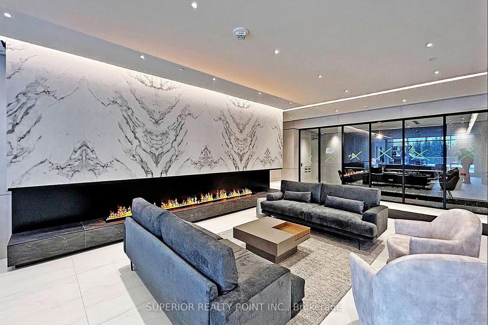 30 Upper Mall Way, Unit A214 thumbnail 3