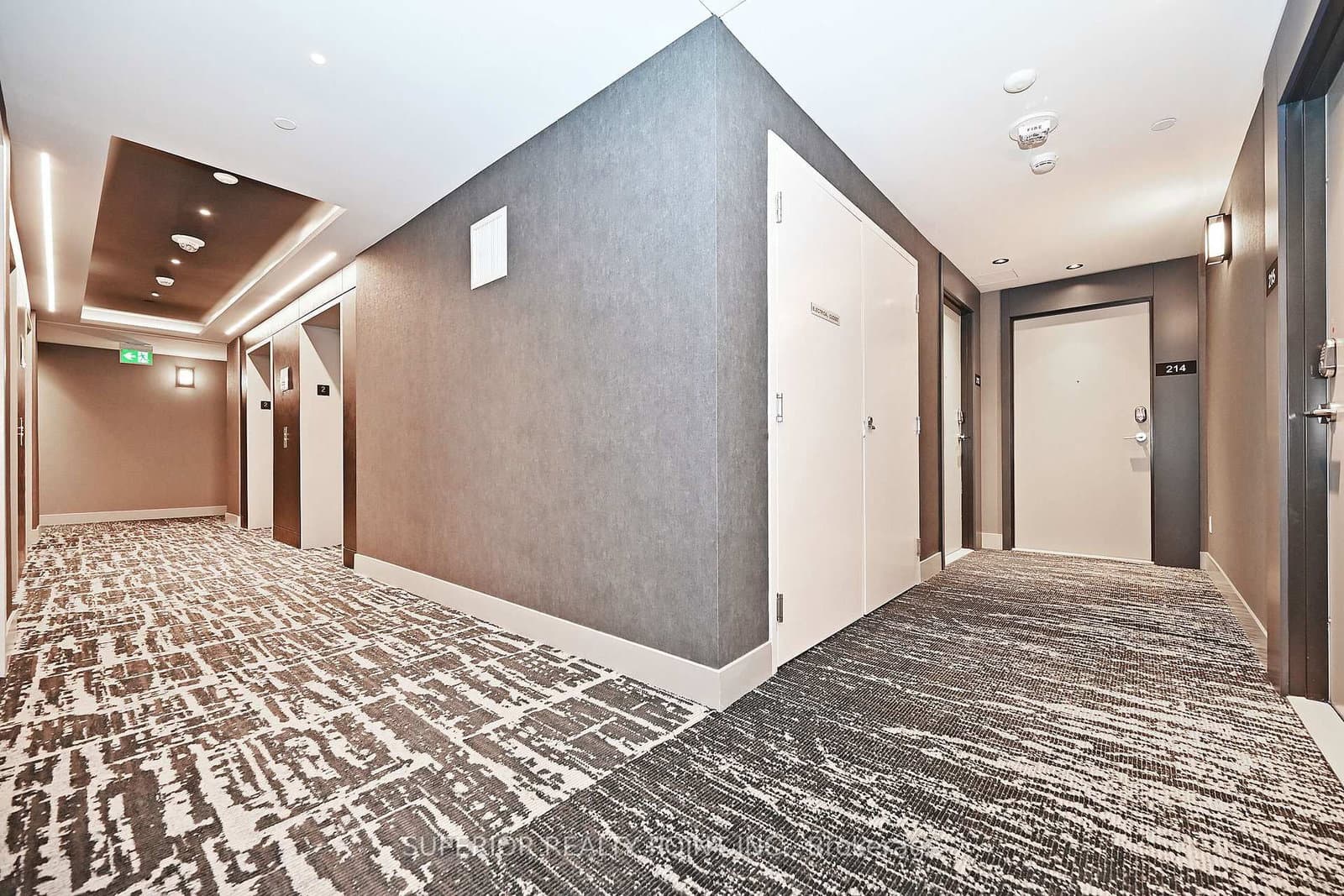 30 Upper Mall Way, Unit A214 thumbnail 4