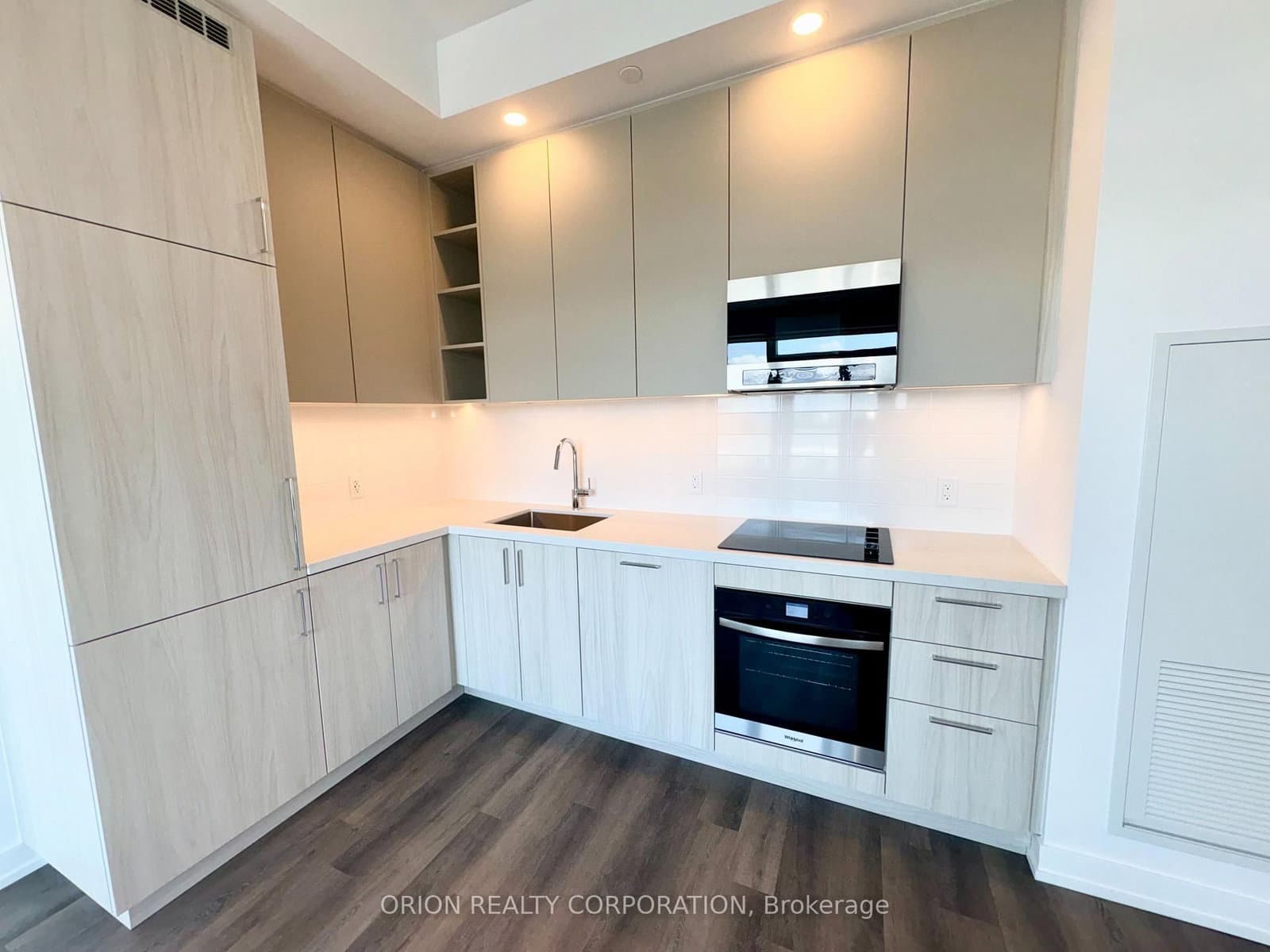 21 Meadowdale Road, Unit 302 thumbnail 2