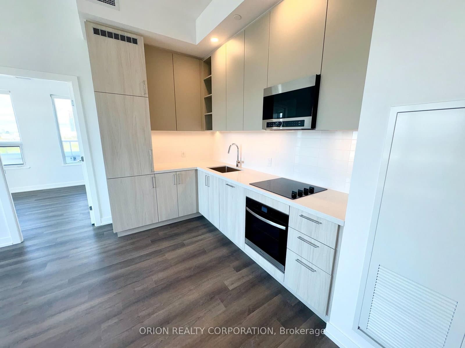 21 Meadowdale Road, Unit 302 thumbnail 4