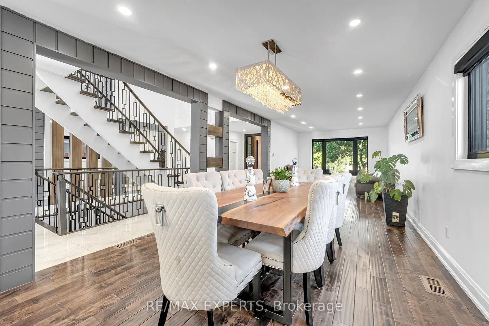 212 Bordeaux Drive thumbnail 12