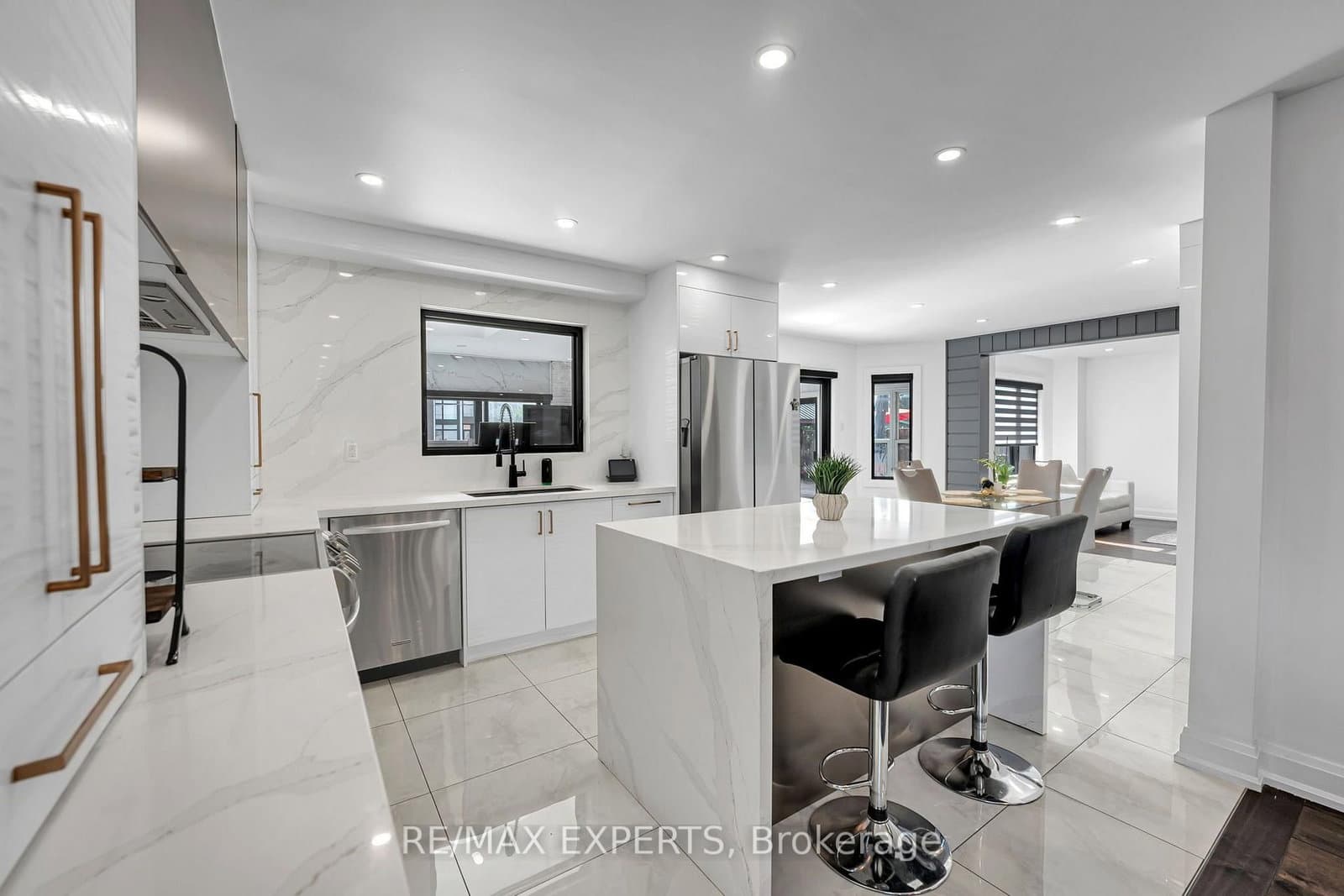 212 Bordeaux Drive thumbnail 14