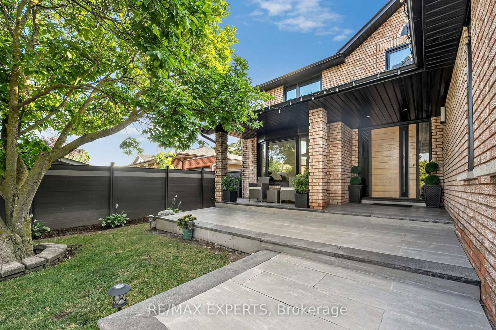 212 Bordeaux Drive thumbnail 2