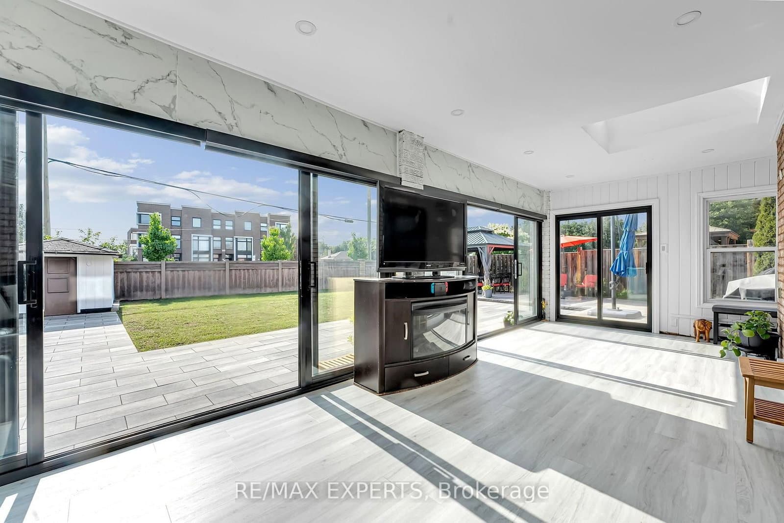 212 Bordeaux Drive thumbnail 25