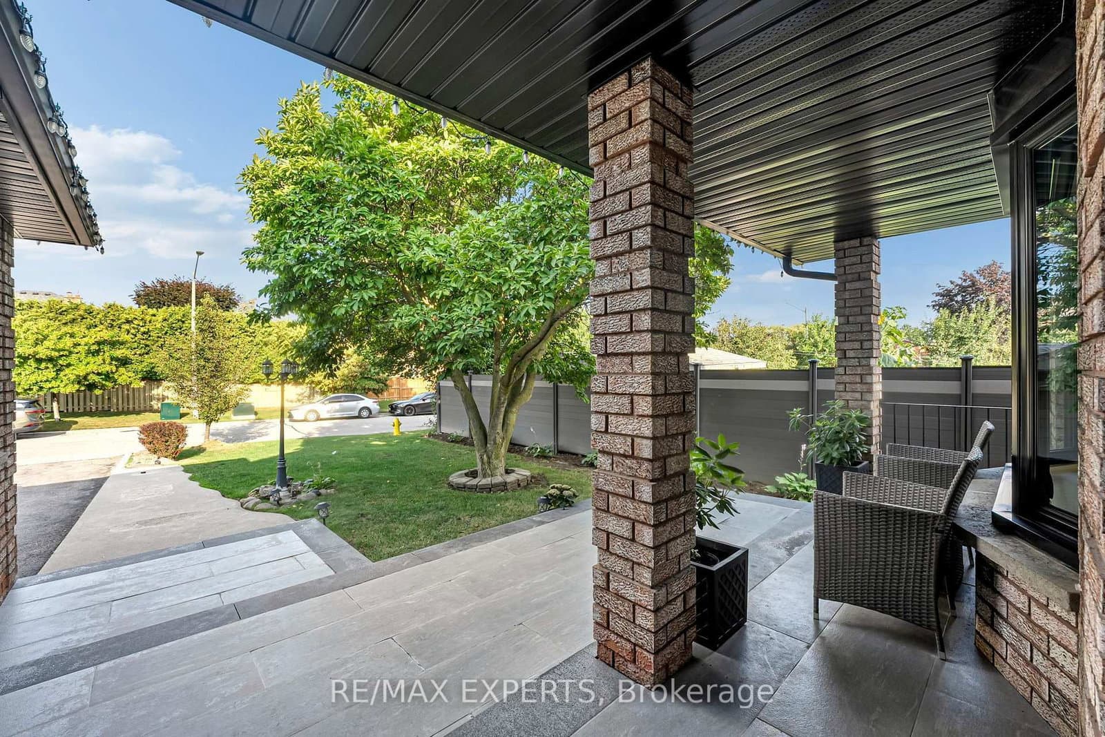 212 Bordeaux Drive thumbnail 3