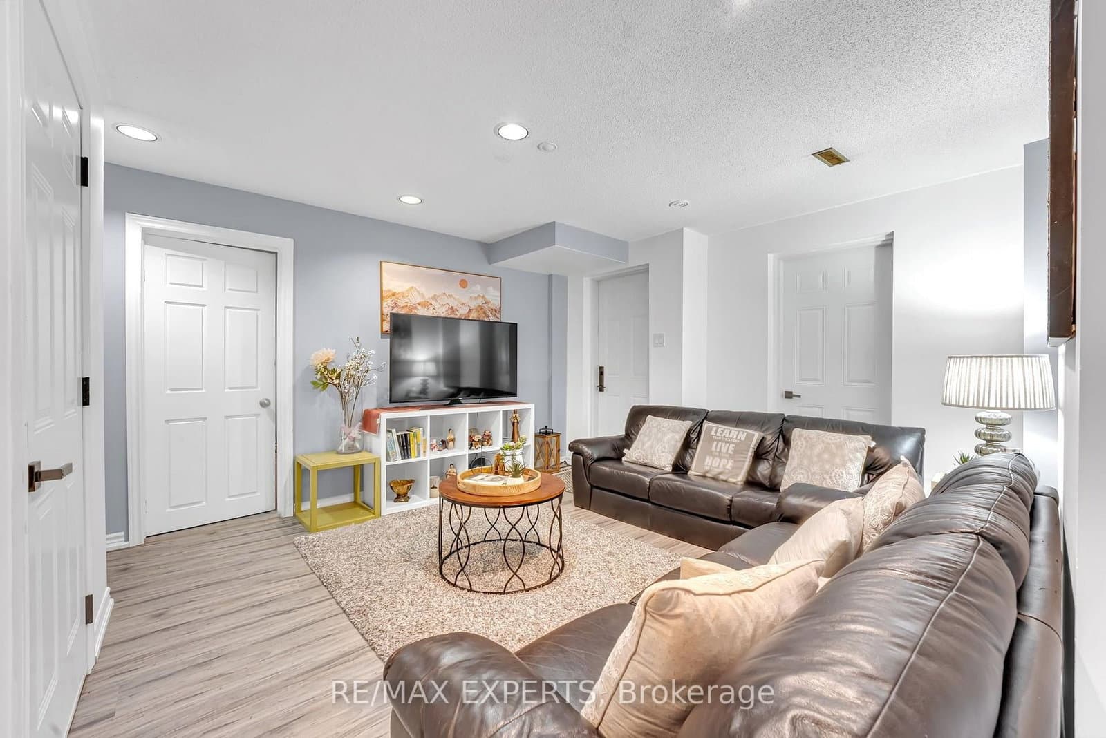 212 Bordeaux Drive thumbnail 40