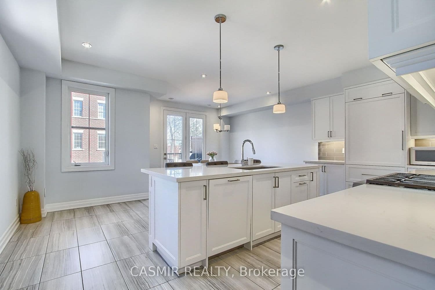 9873 Keele Street thumbnail 16