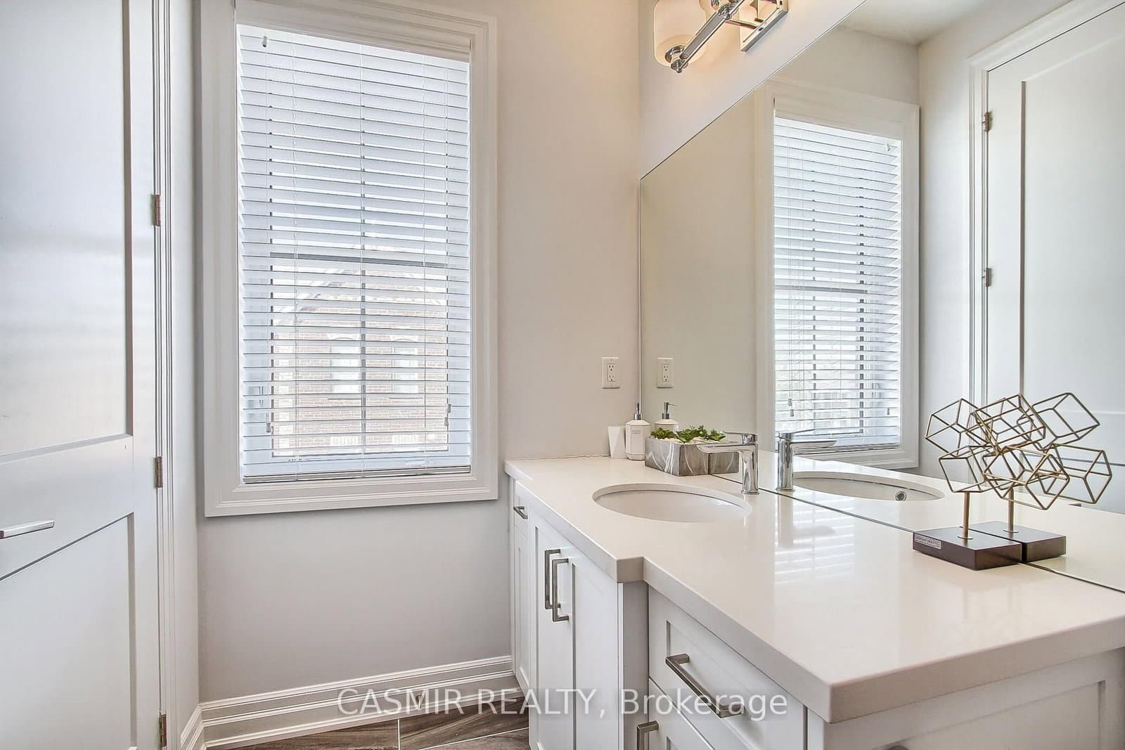 9873 Keele Street thumbnail 33