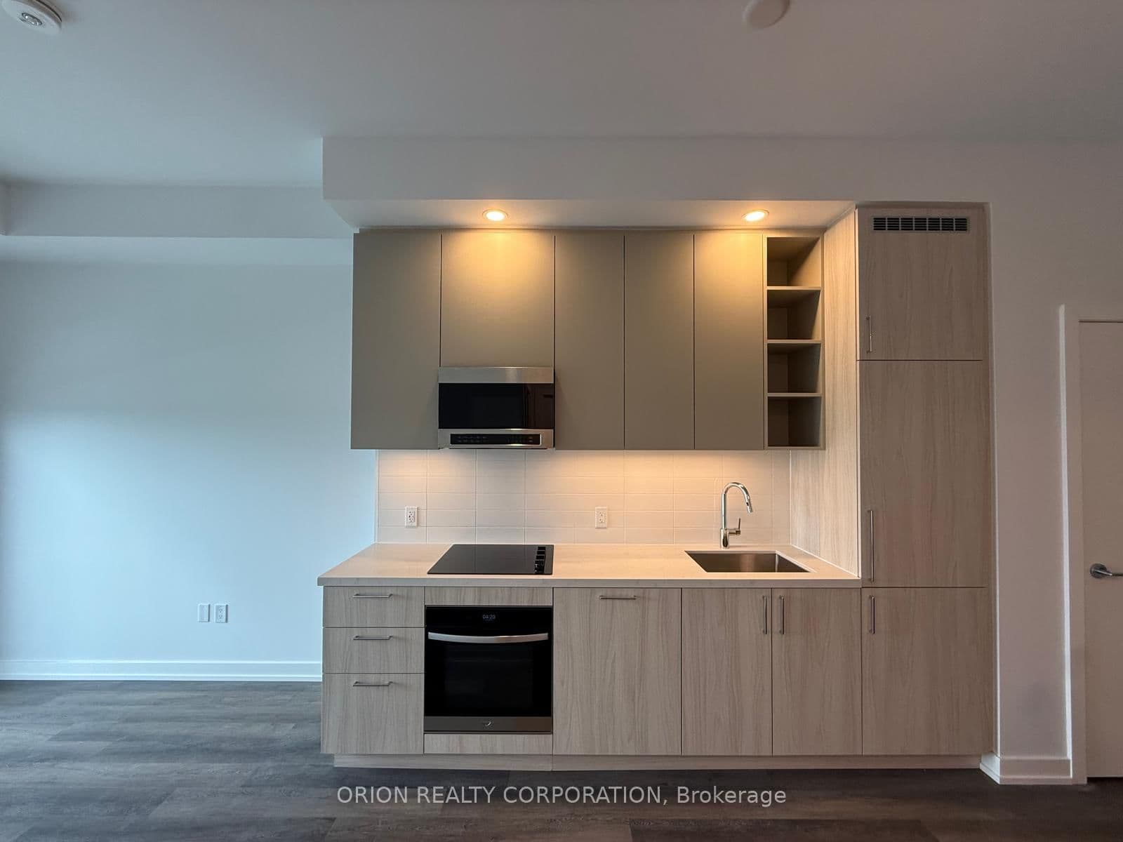 21 Meadowdale Road, Unit 305 - Image 1