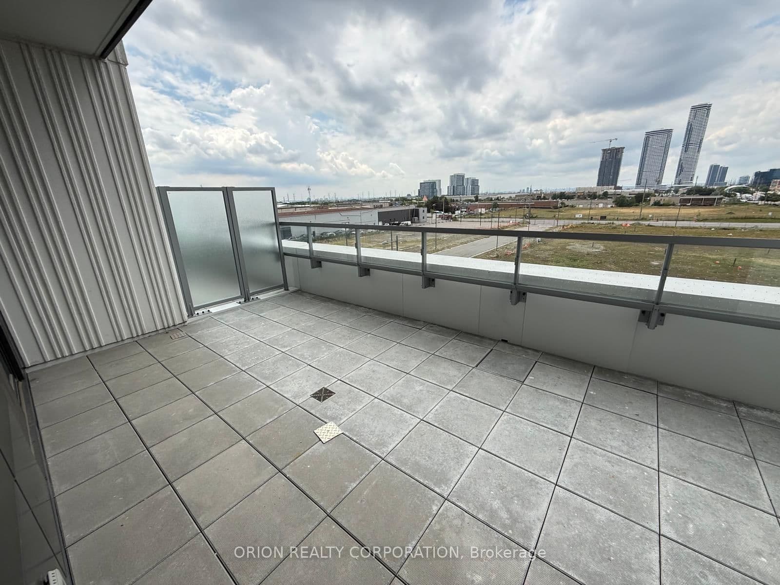 21 Meadowdale Road, Unit 305 thumbnail 13
