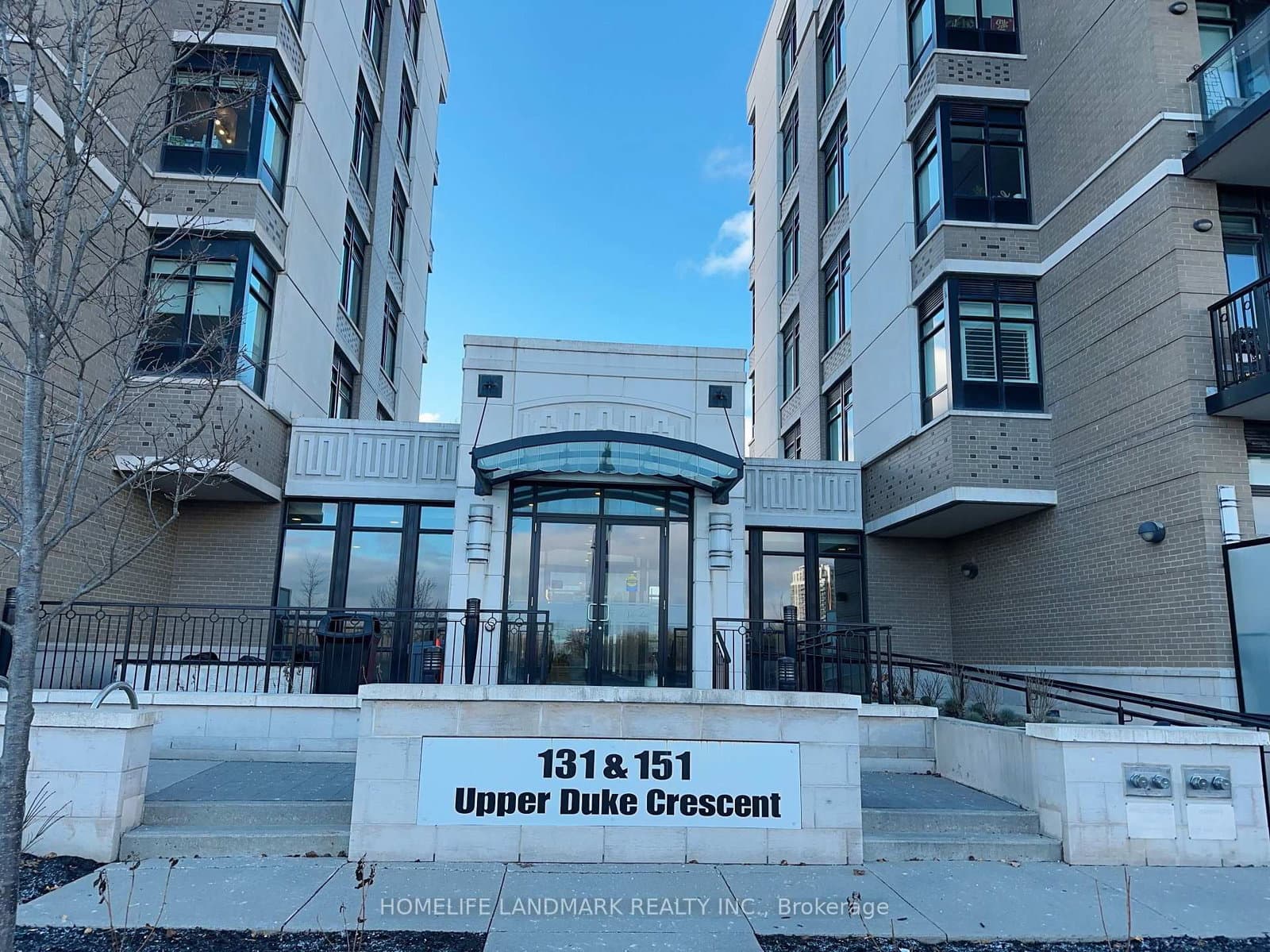 131 Upper Duke Crescent, Unit 410 thumbnail 2