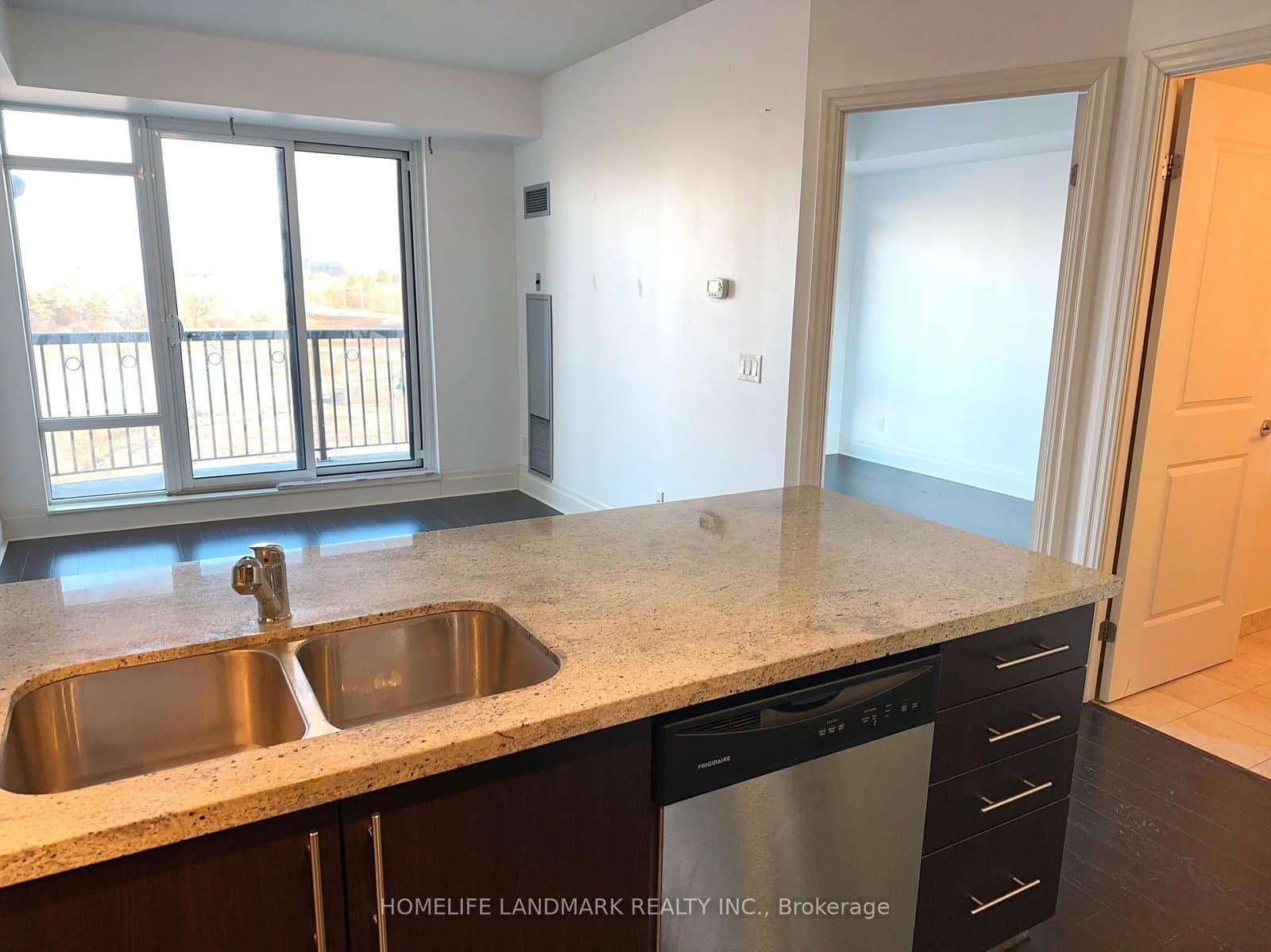 131 Upper Duke Crescent, Unit 410 thumbnail 7