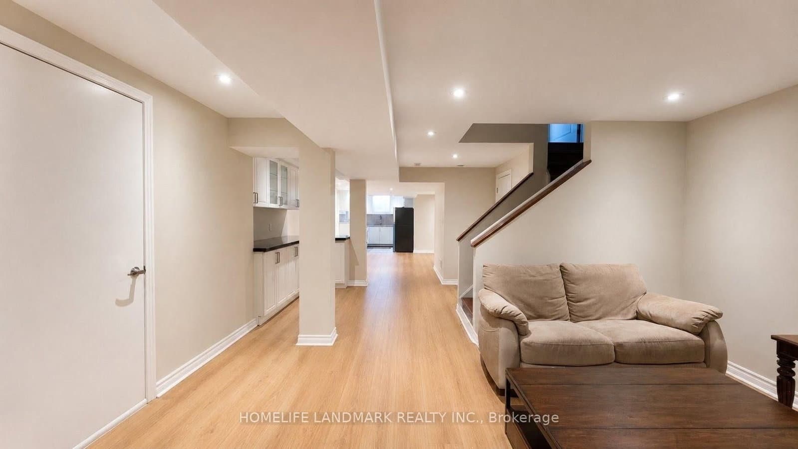 29 WOODRUFF Road thumbnail 2