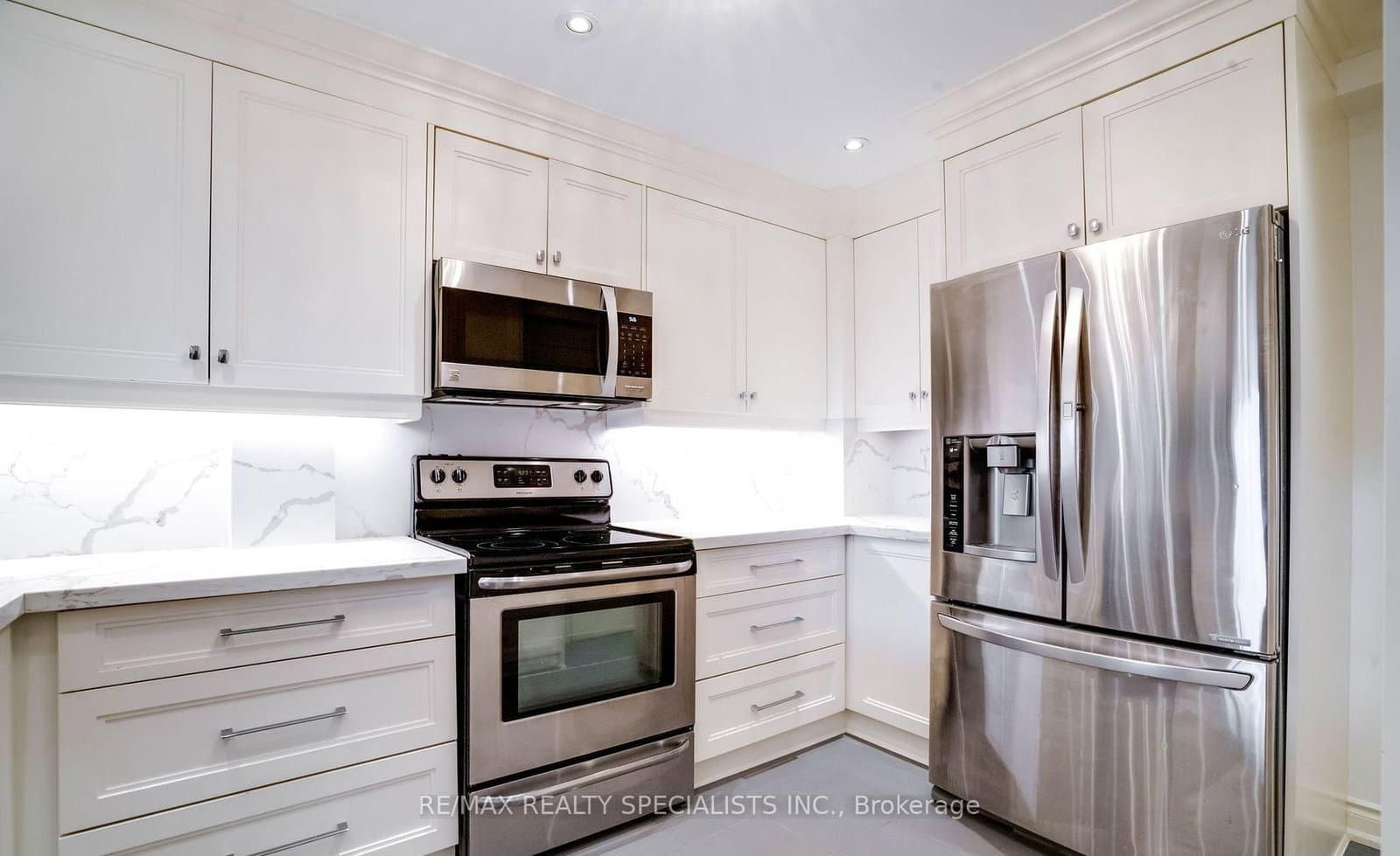 100 Arbors Lane, Unit TH5 thumbnail 4