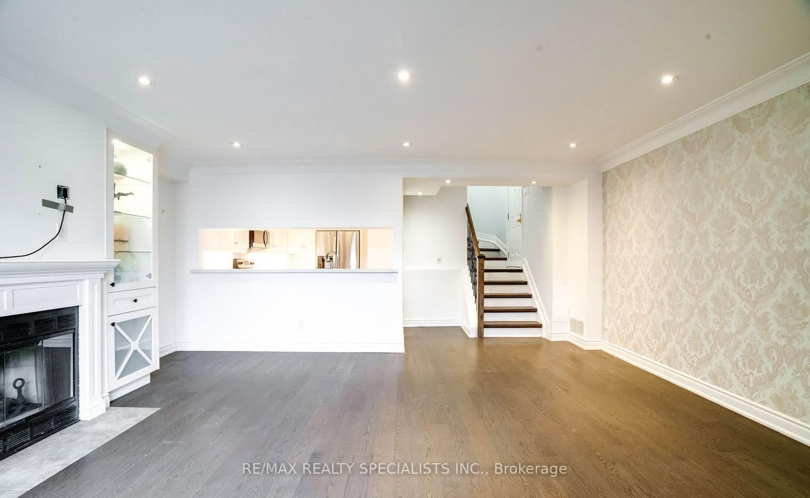 100 Arbors Lane, Unit TH5 thumbnail 5
