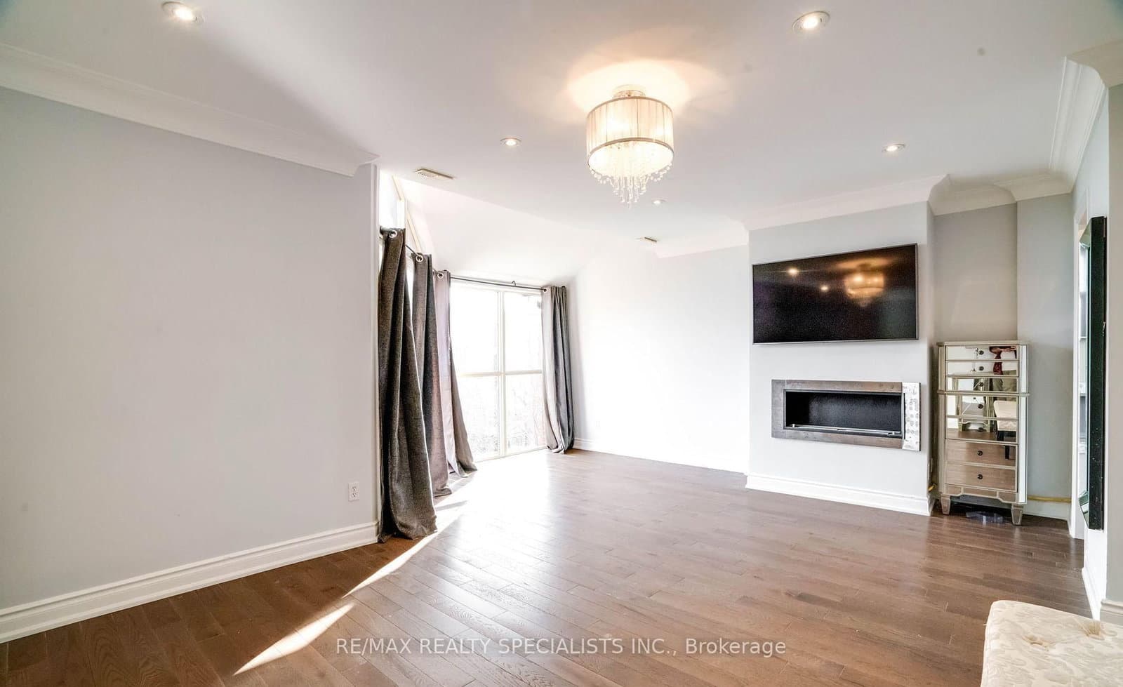 100 Arbors Lane, Unit TH5 thumbnail 6