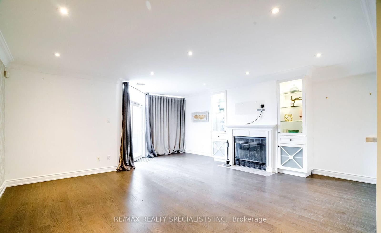 100 Arbors Lane, Unit TH5 thumbnail 7