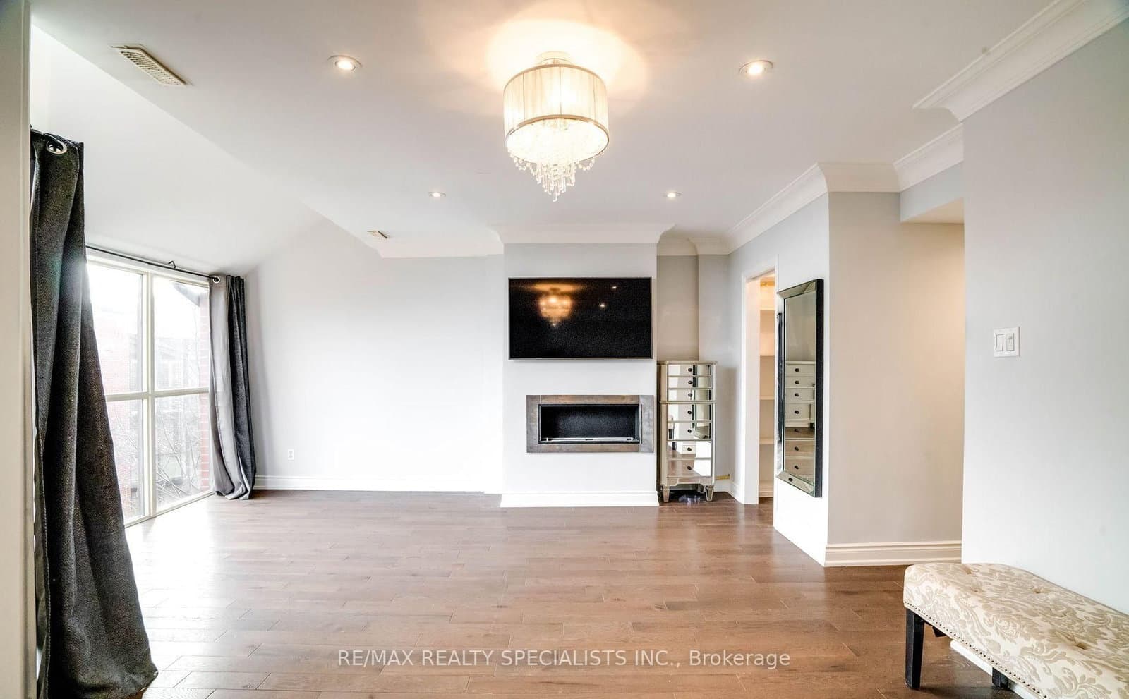 100 Arbors Lane, Unit TH5 thumbnail 8