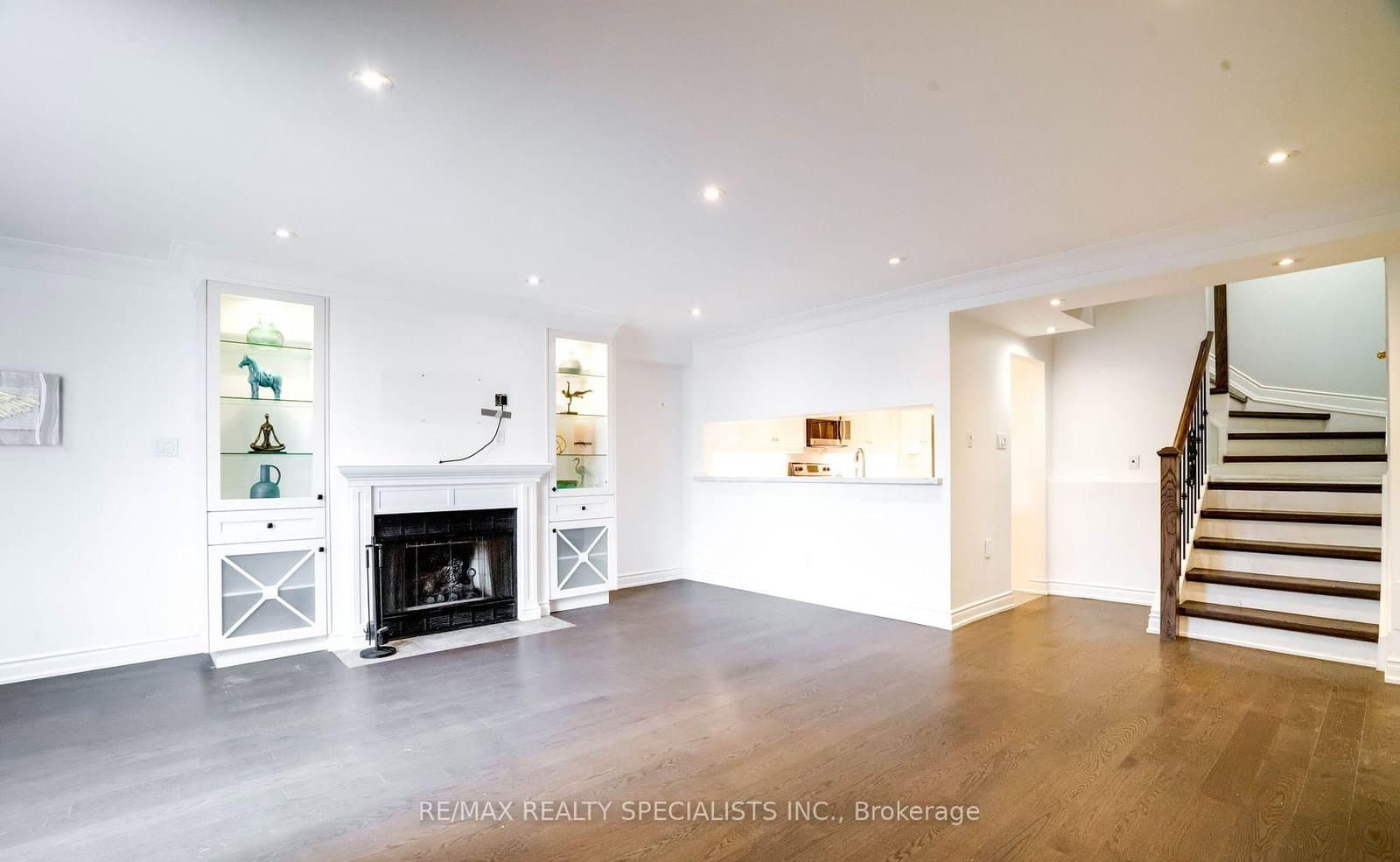 100 Arbors Lane, Unit TH5 thumbnail 9