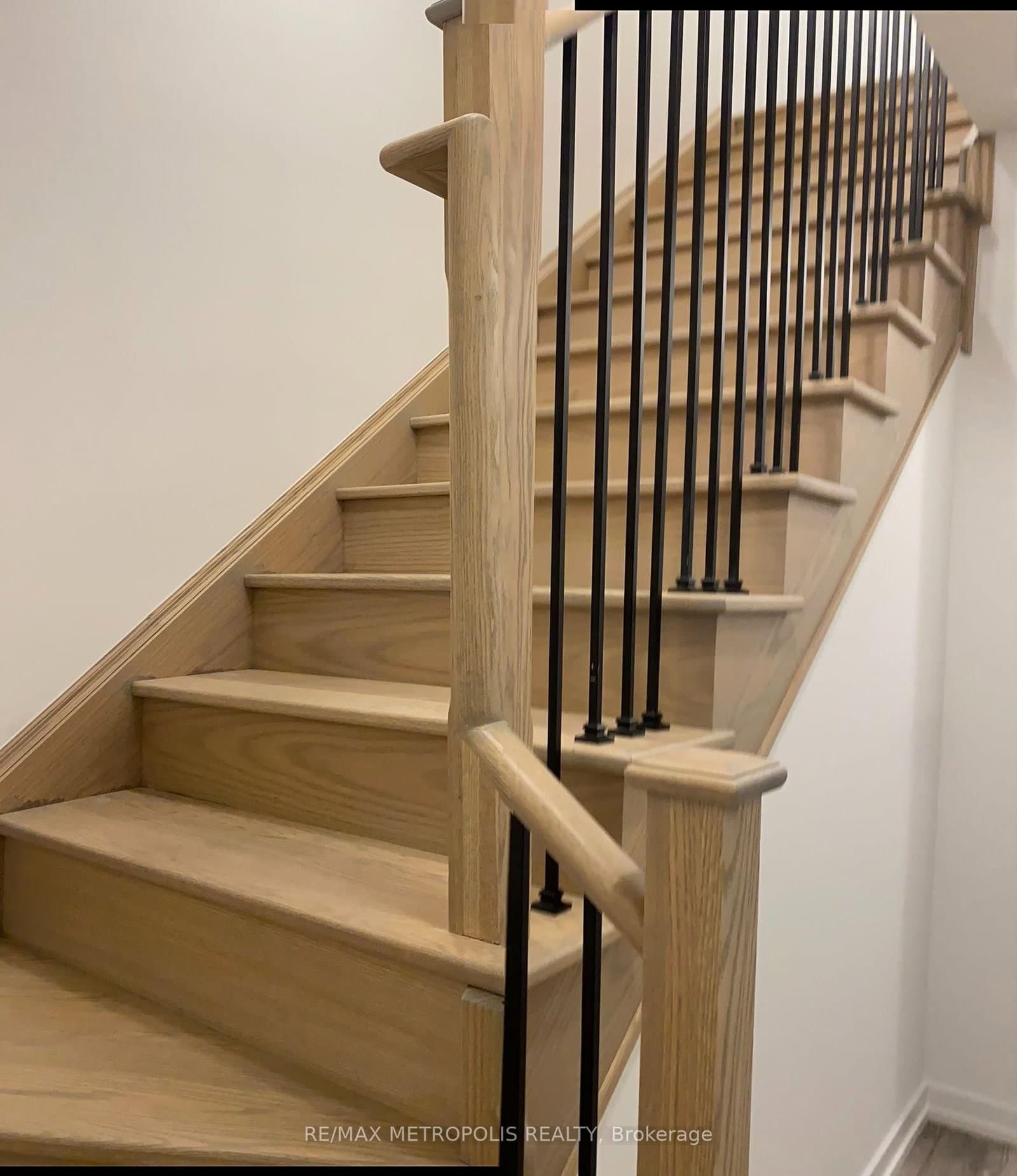 14 Lytham Green Circle, Unit 20 thumbnail 12