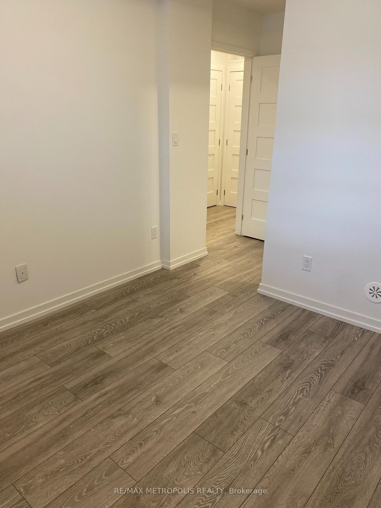 14 Lytham Green Circle, Unit 20 thumbnail 16