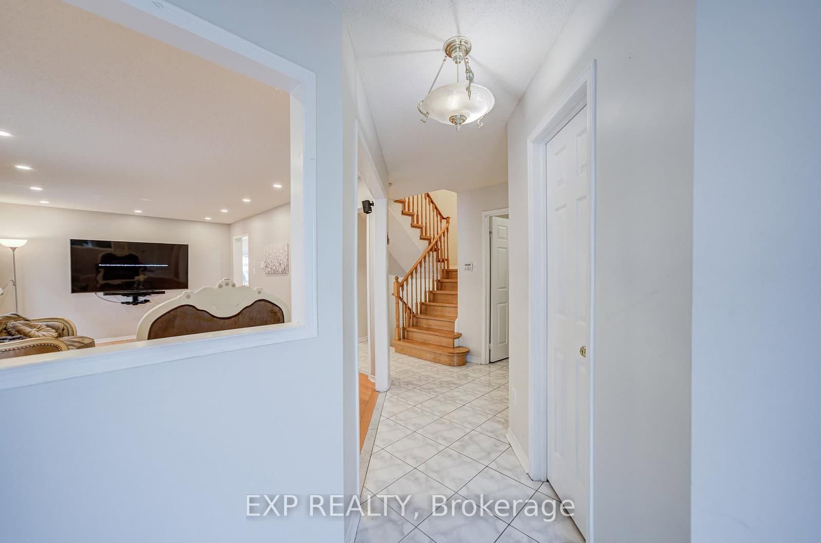 211 Sophia Road thumbnail 3
