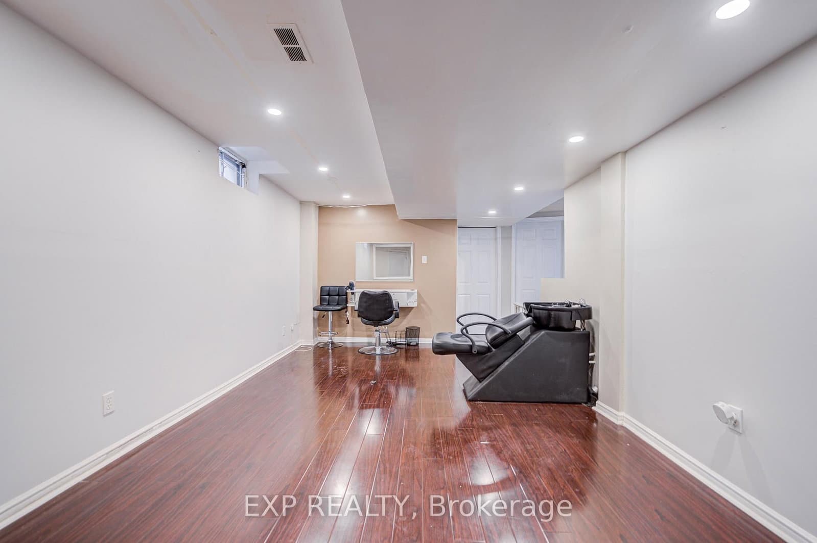 211 Sophia Road thumbnail 32