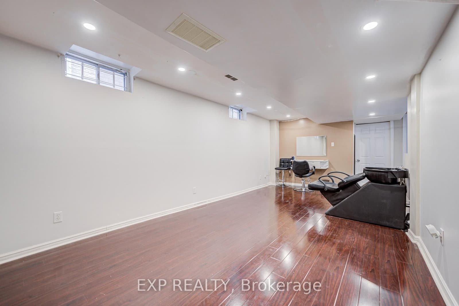 211 Sophia Road thumbnail 33