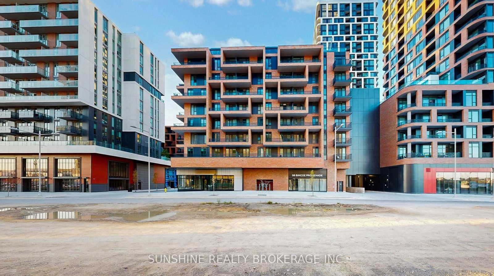 38 Simcoe Promenade, Unit 311 thumbnail 2