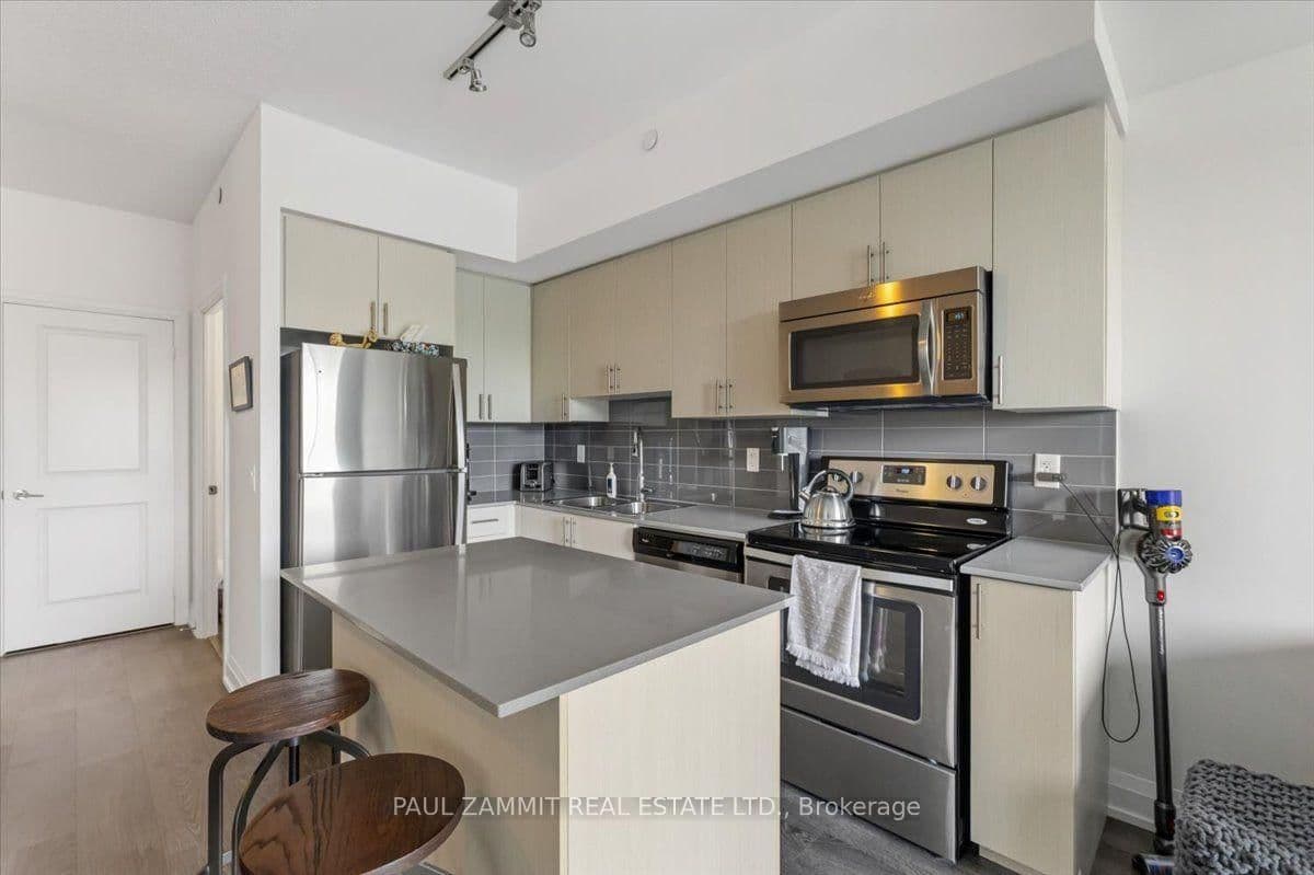 7890 Bathurst Street, Unit 203 thumbnail 5