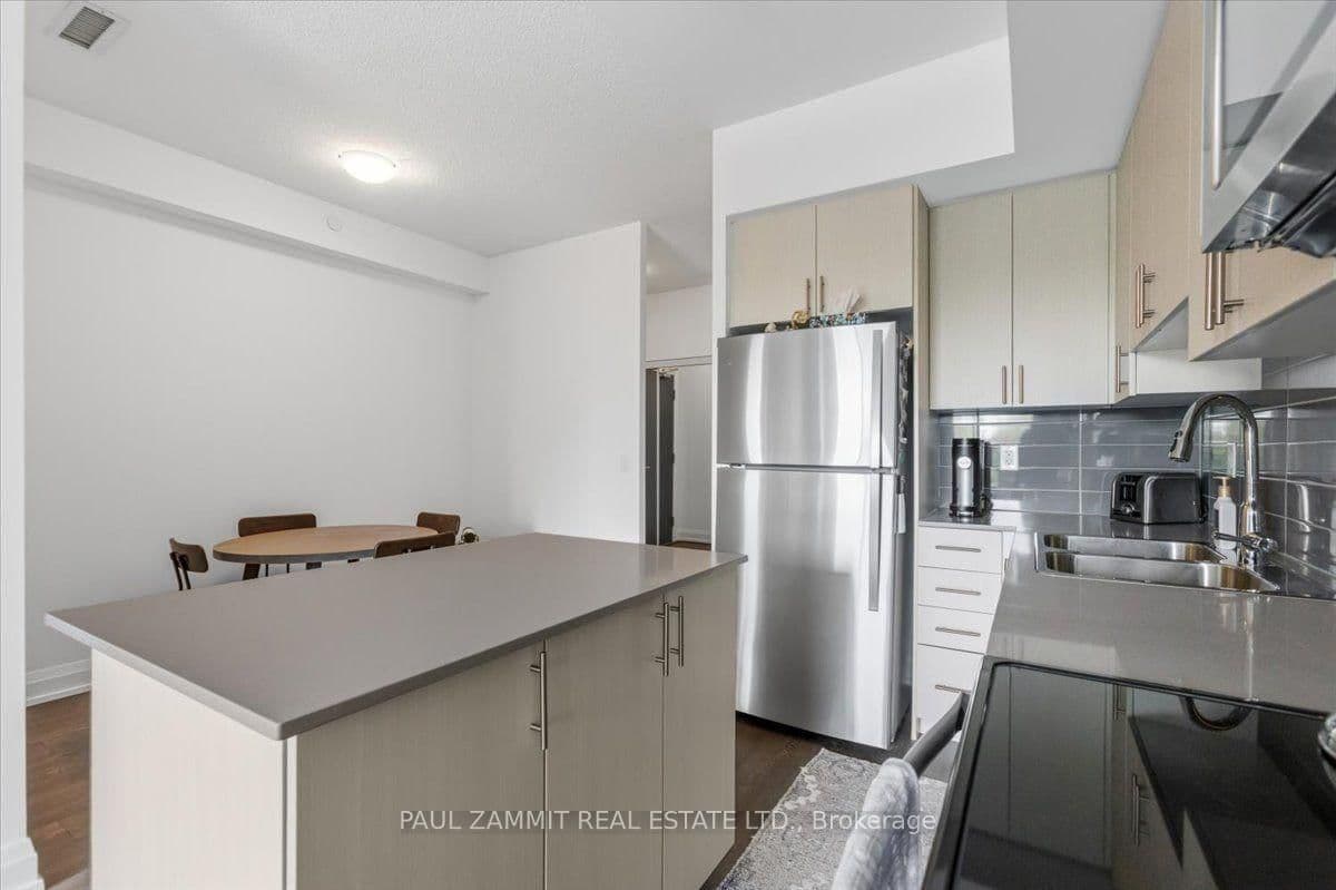 7890 Bathurst Street, Unit 203 thumbnail 7