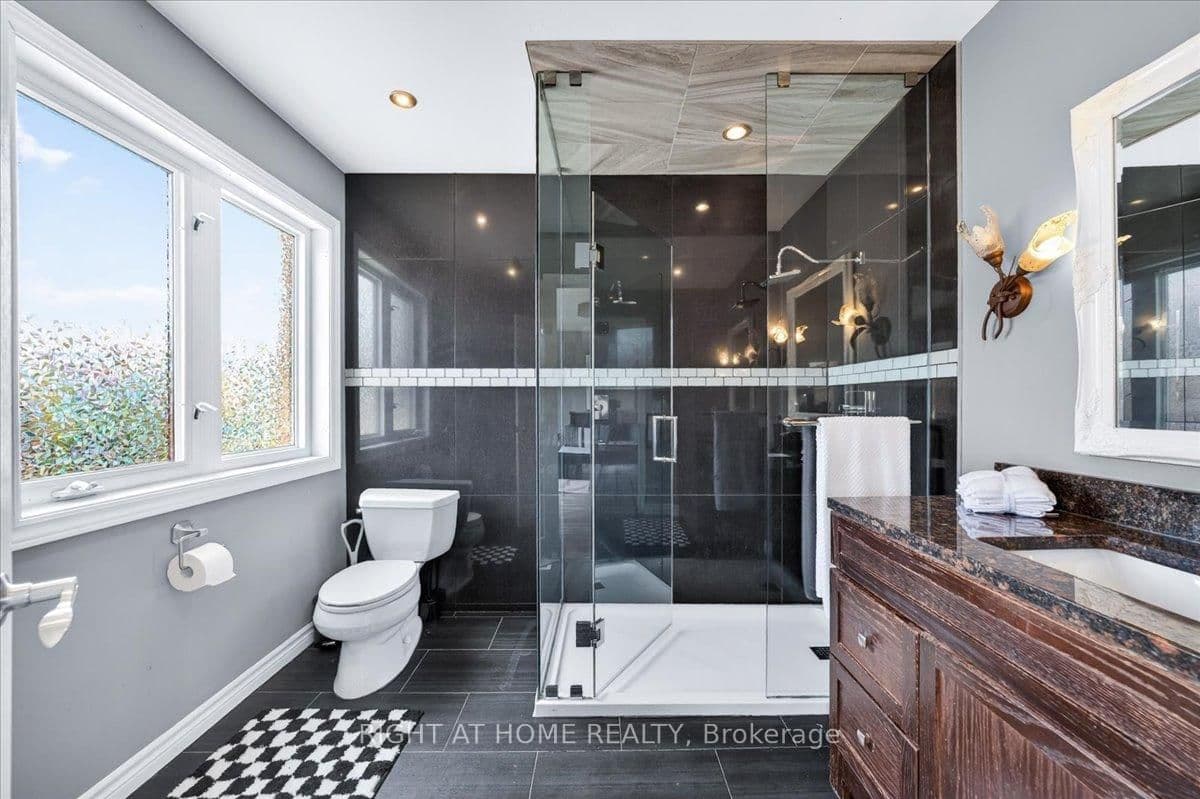 25 Longwood Avenue thumbnail 14