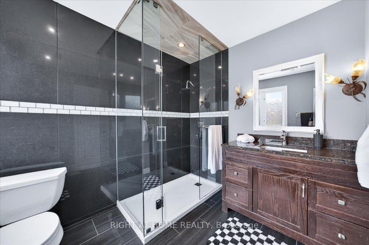 25 Longwood Avenue thumbnail 15