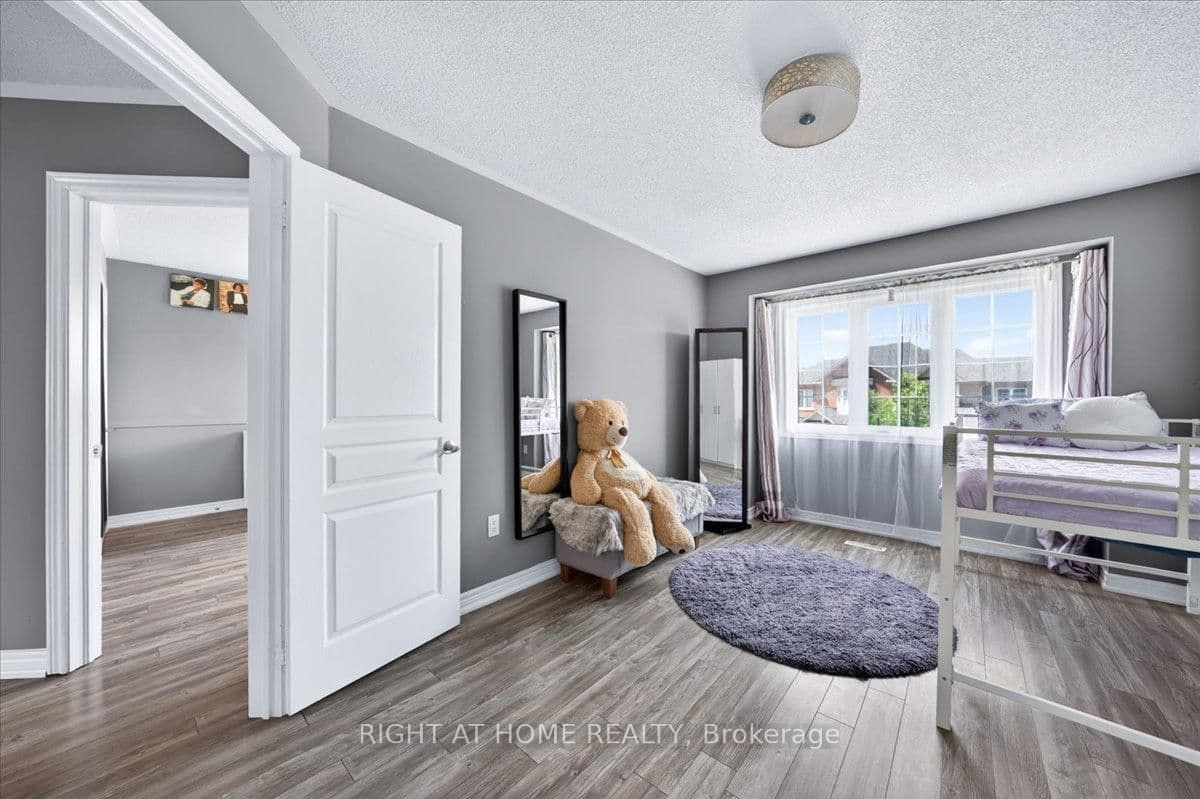 25 Longwood Avenue thumbnail 16