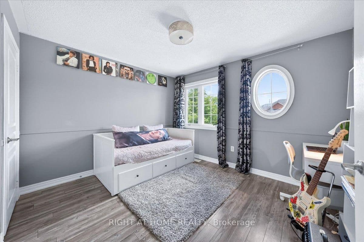 25 Longwood Avenue thumbnail 20