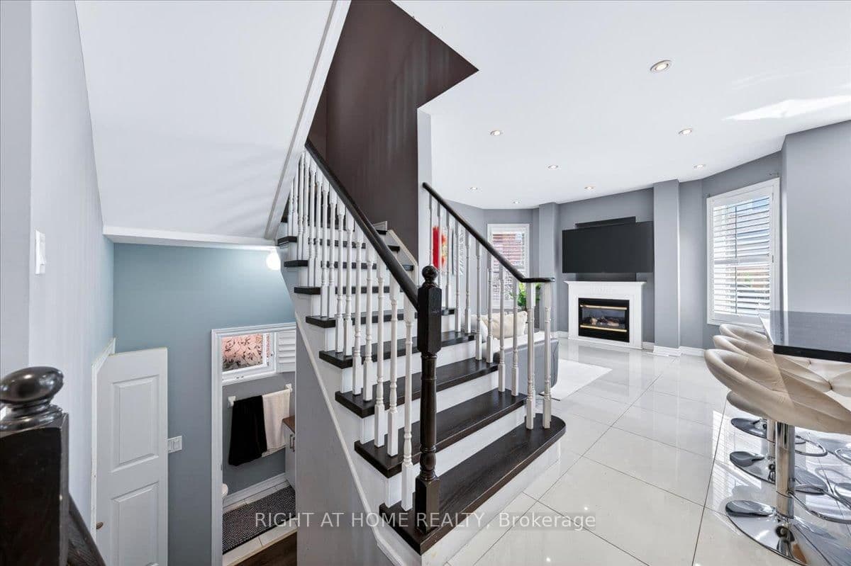 25 Longwood Avenue thumbnail 5