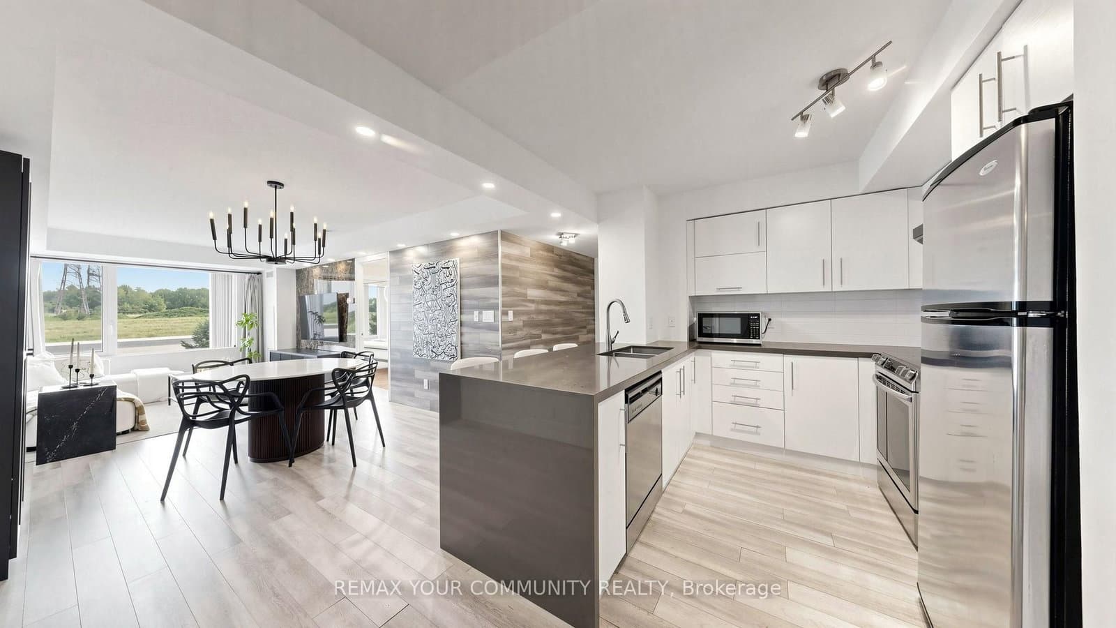 273 South Park Road, Unit 215 thumbnail 20