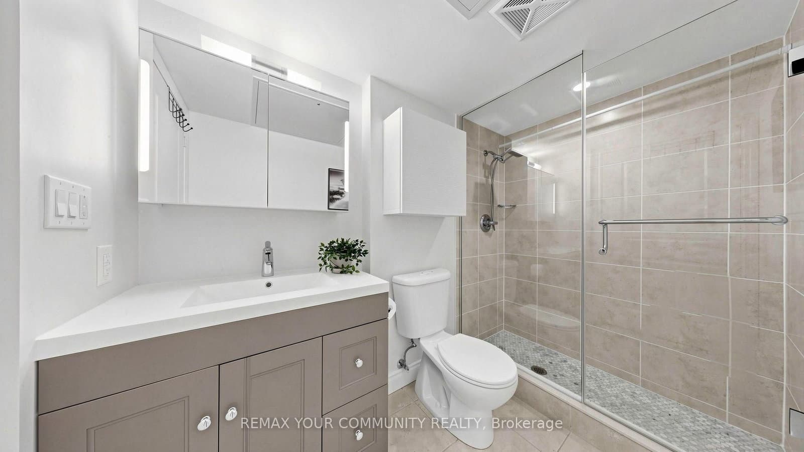 273 South Park Road, Unit 215 thumbnail 31