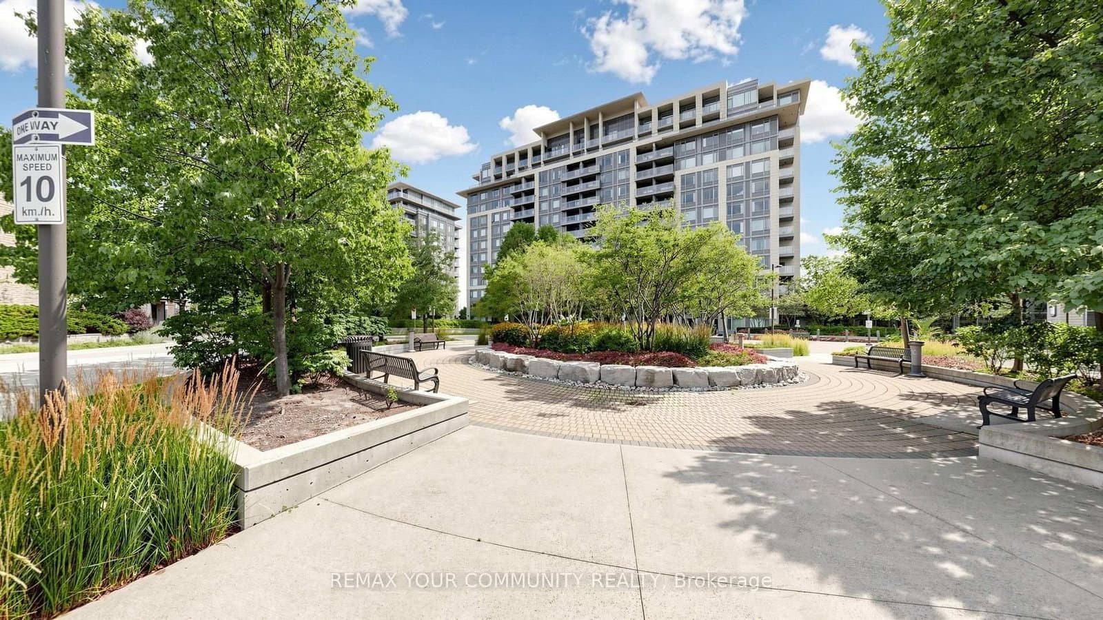 273 South Park Road, Unit 215 thumbnail 5