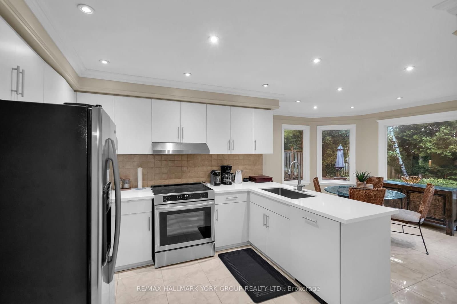 95 Gilbank Drive thumbnail 11