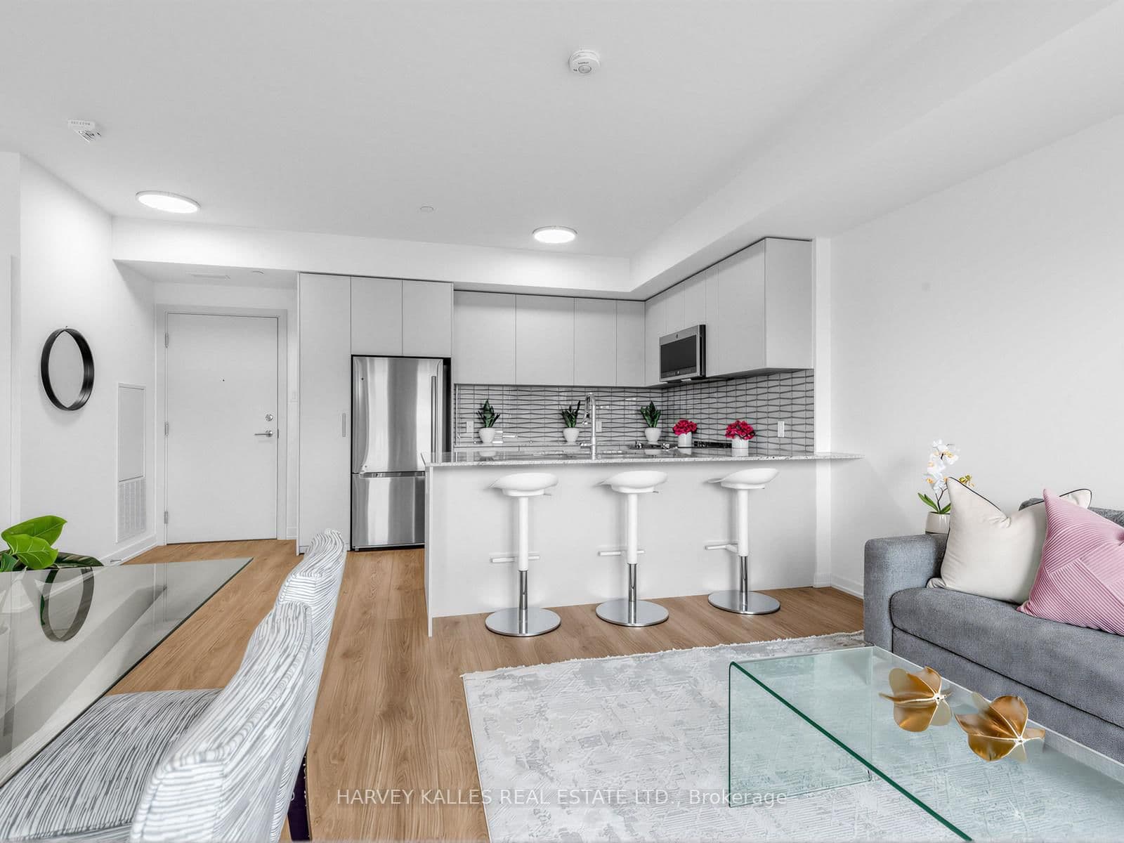 101 Cathedral High Street, Unit 329 thumbnail 15
