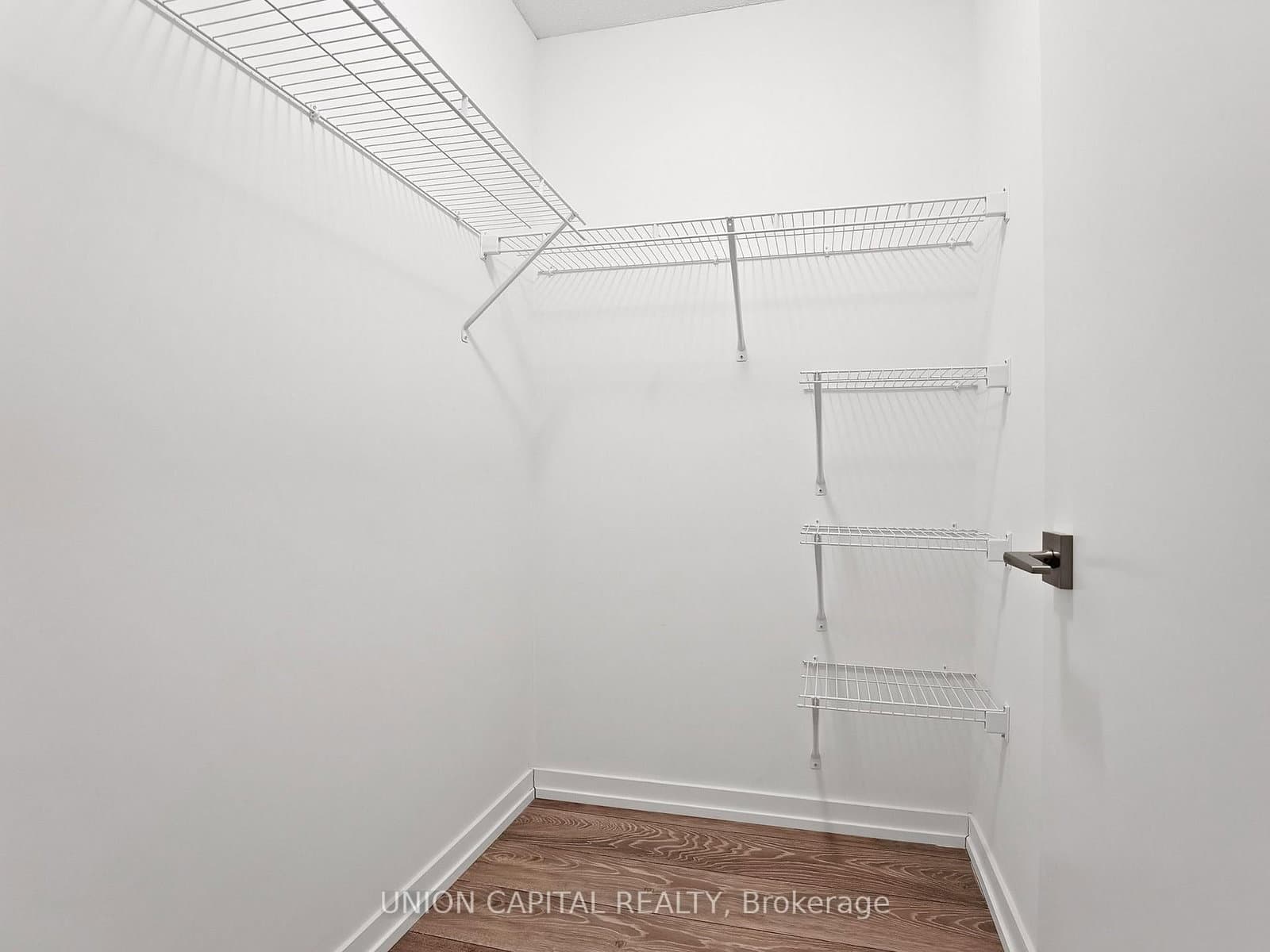 26 Lytham Green Circle, Unit 6 thumbnail 13