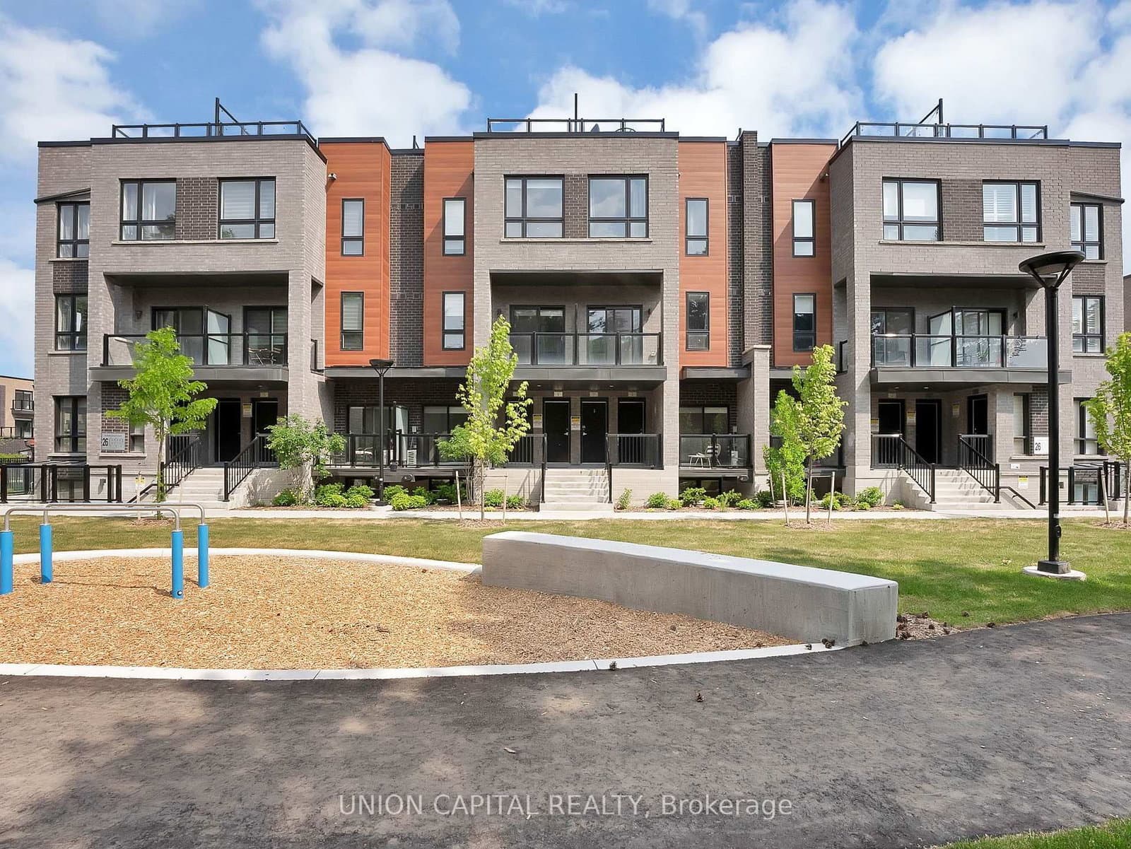 26 Lytham Green Circle, Unit 6 thumbnail 20