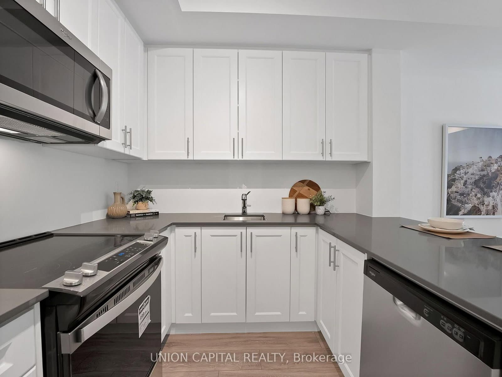 26 Lytham Green Circle, Unit 6 thumbnail 7