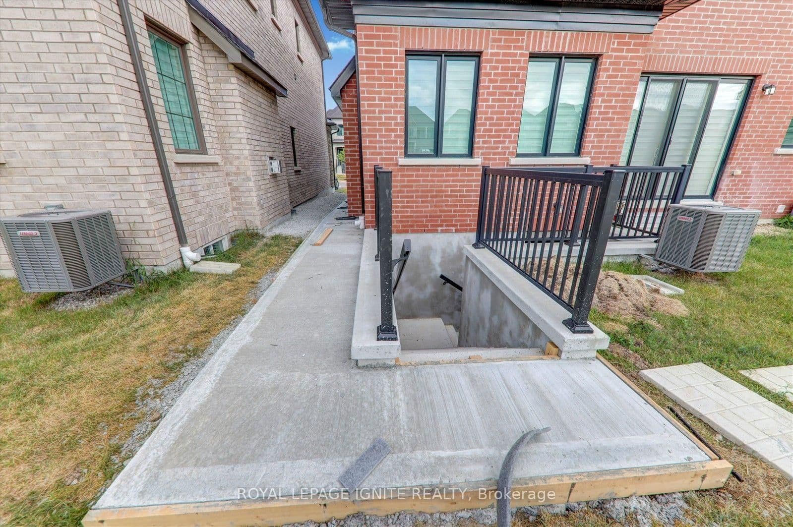 17 Winthrop Crescent, Unit Bsmt thumbnail 2